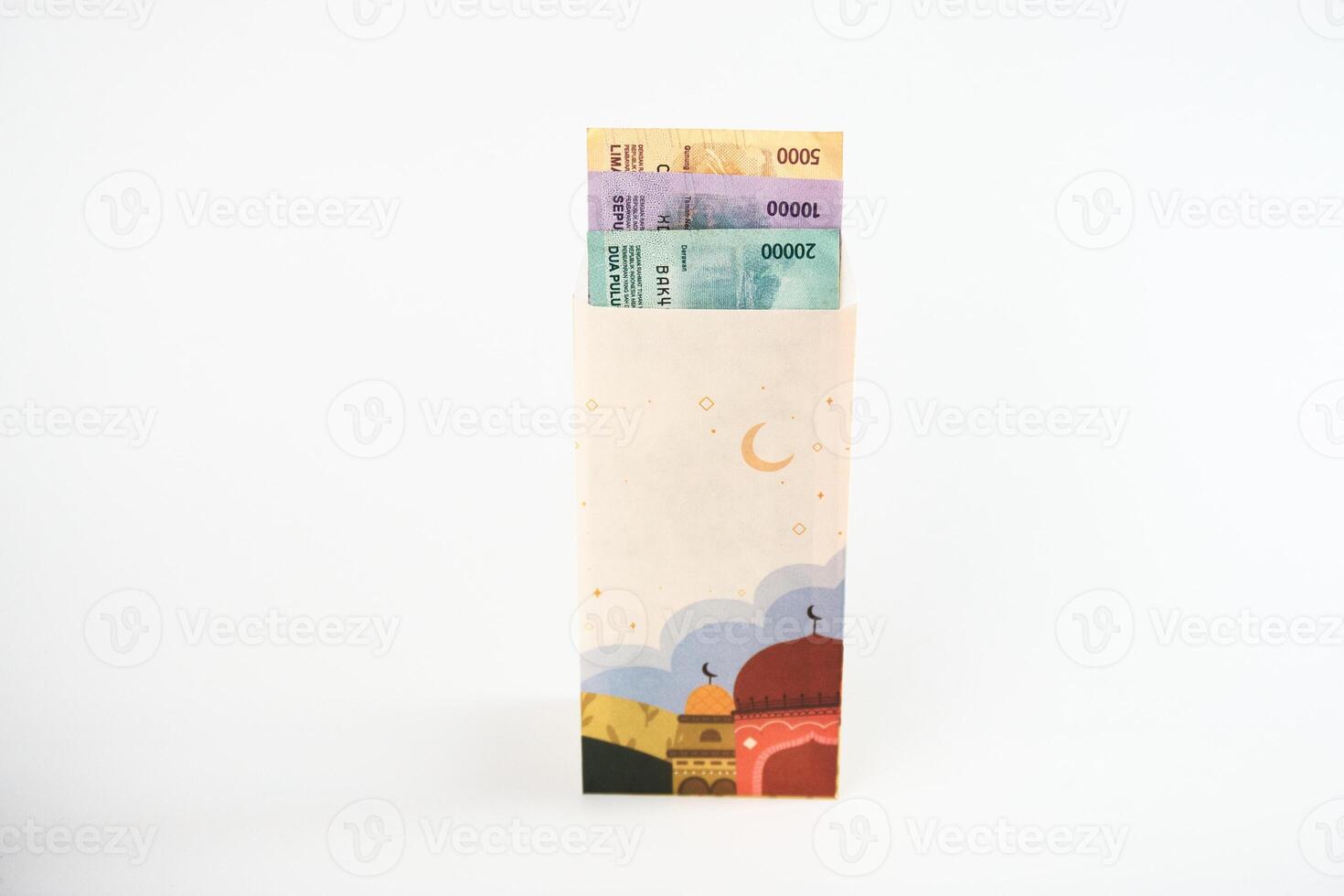 Tunjangan Hari Raya or THR is a mandatory financial benefit paid by employers to employees in Indonesia before major religious holidays, including Idul Fitri photo