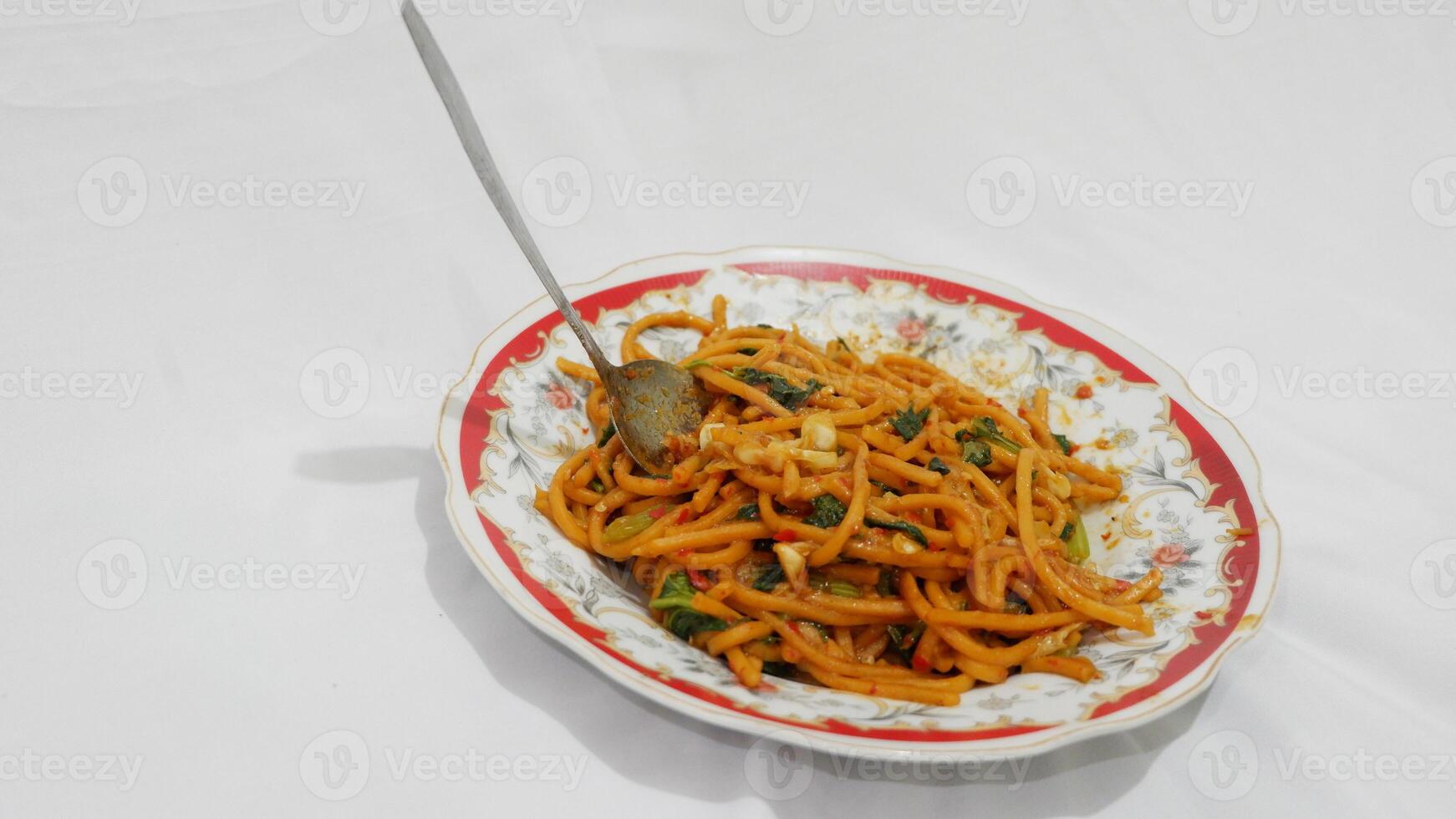 stir fried noodles with vegetables, mie gomak indonesian food, gomak noodles photo
