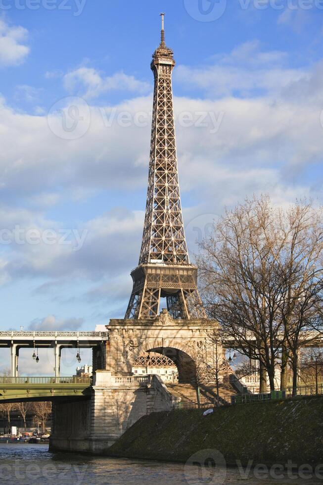 Eiffel Tower at December photo