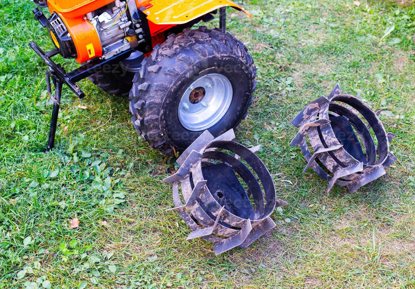 lugs complete with walk-behind tractor instead of wheels for better cross-country ability of the motor cultivator photo