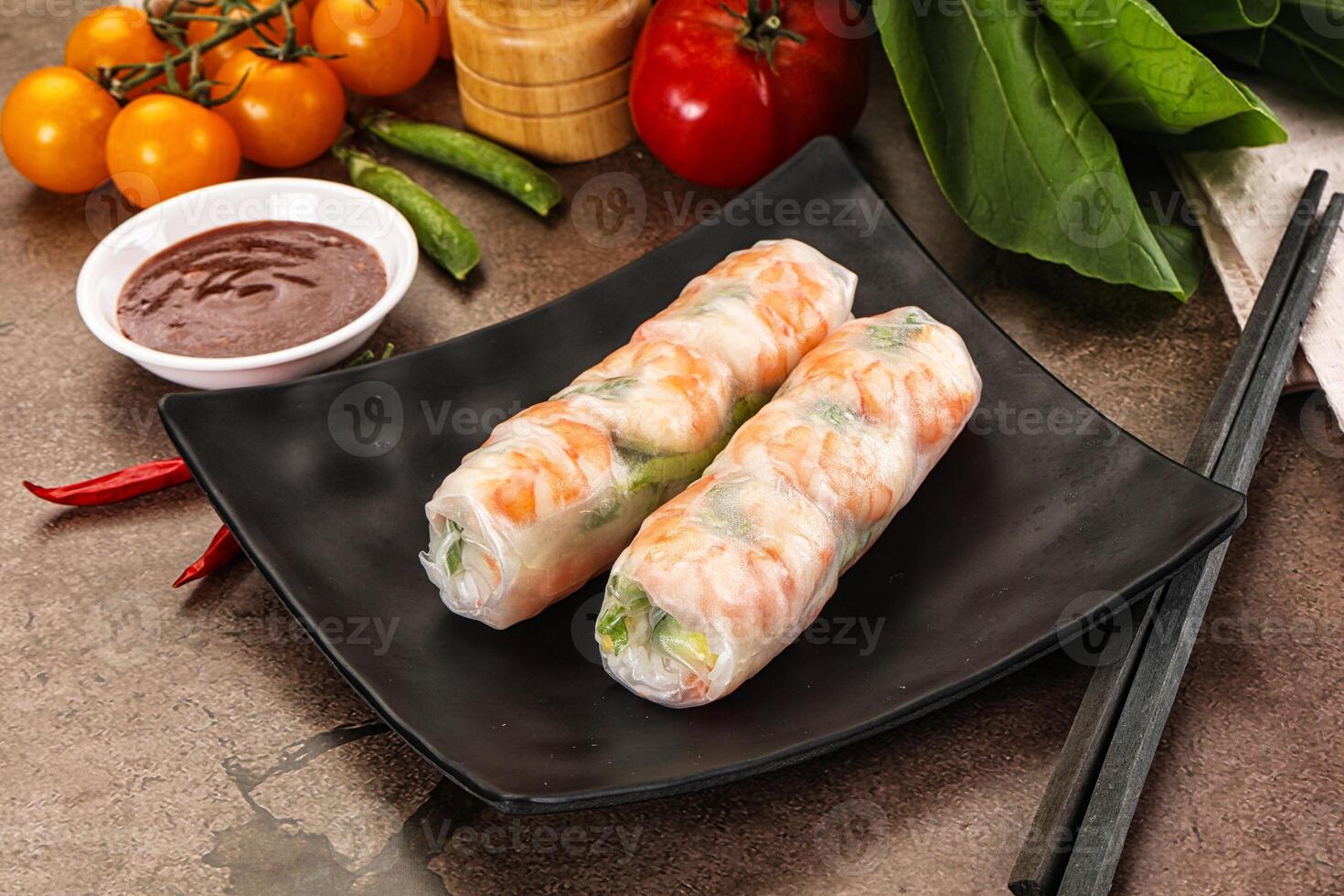 Vietnamese spring roll with prawn photo