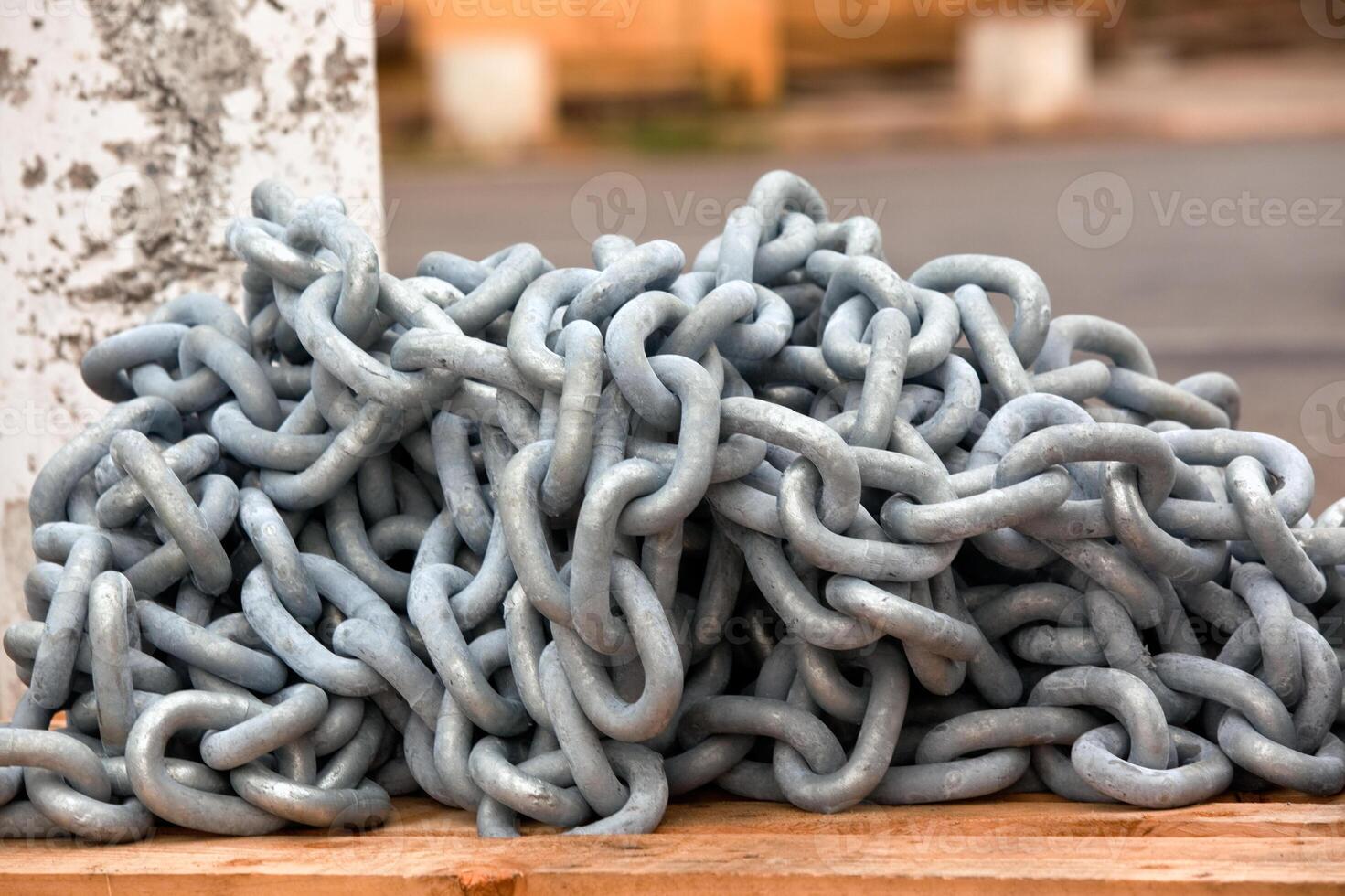 new anchor chain heap photo