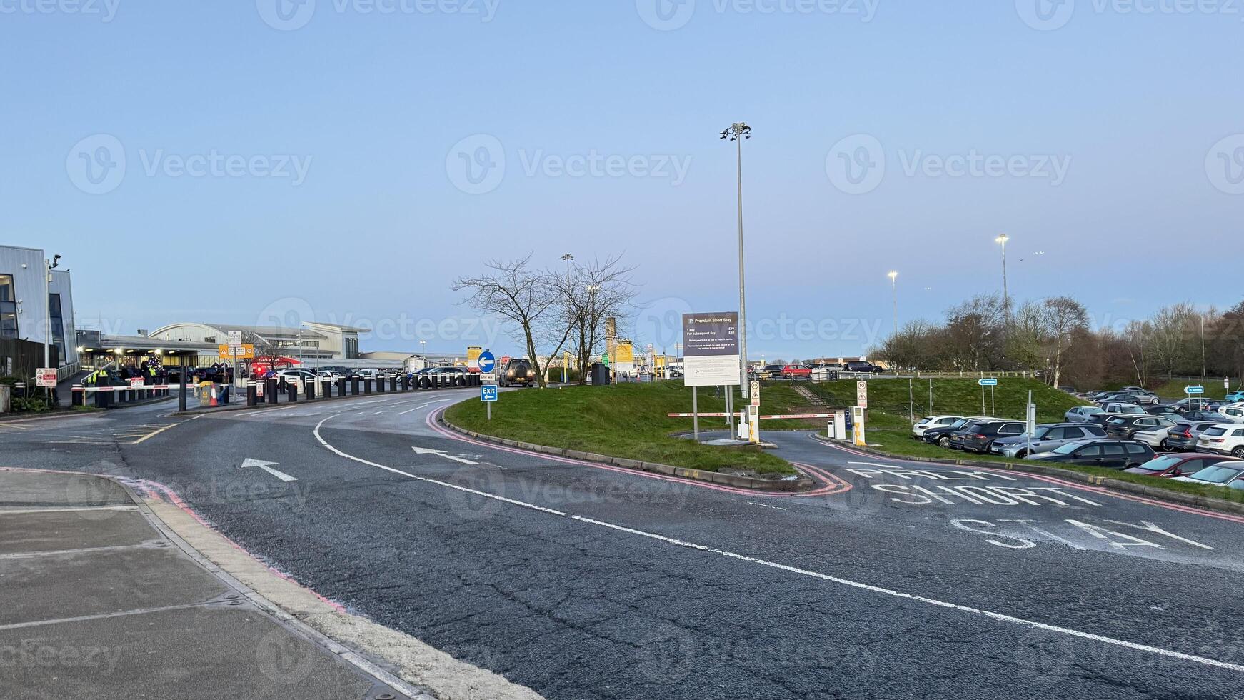 Norwich Airport Short Stay Car Park www.vecteezy.com