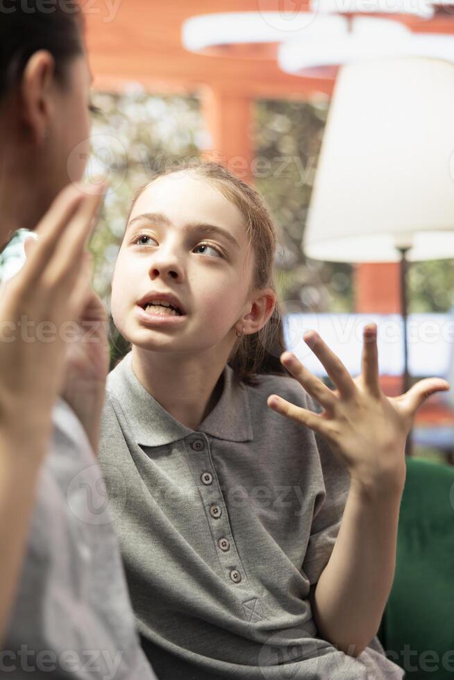 Psychotherapy tackles the growing conflict between a rebellious daughter and mother, as they confront behavioral problems, family issues and stubbornness in an emotional confrontation. photo