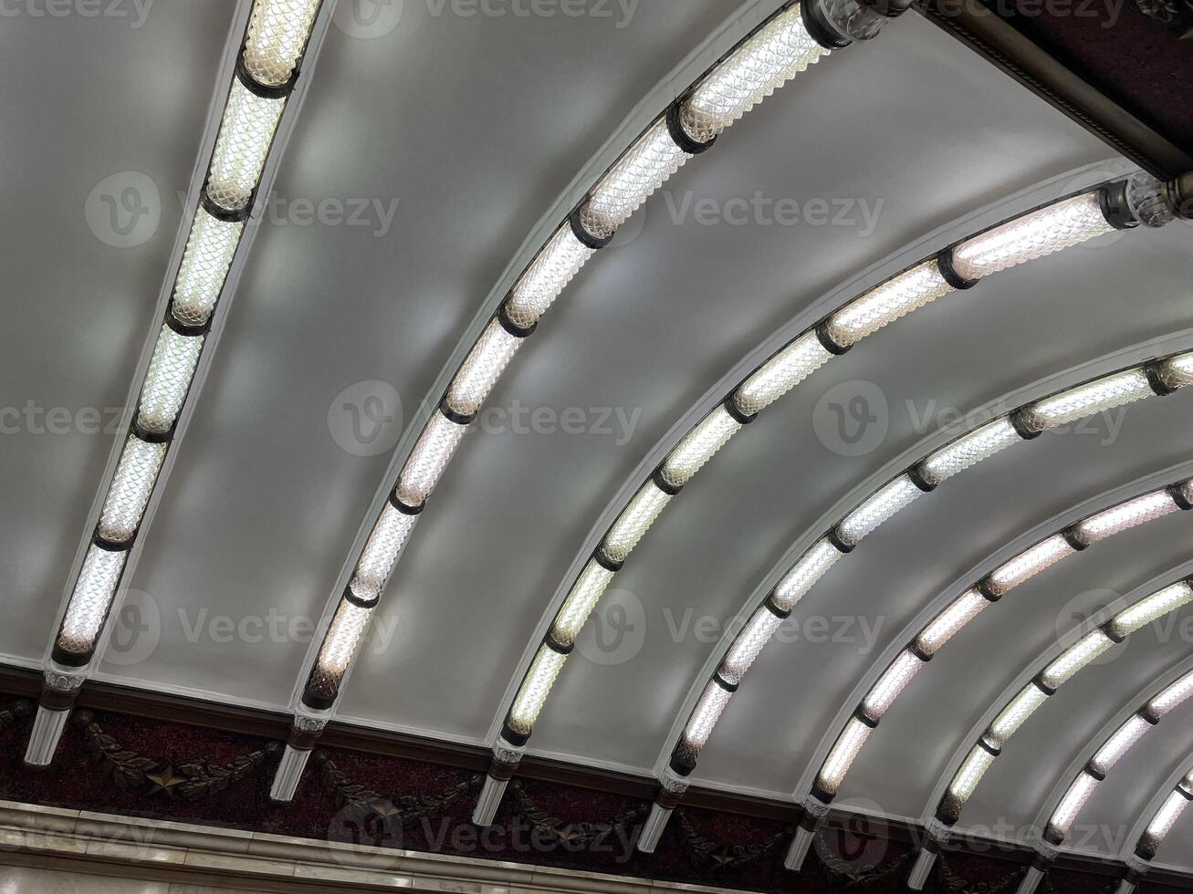 The Integration of Modern Lighting with Architectural Design in Public Spaces Today photo