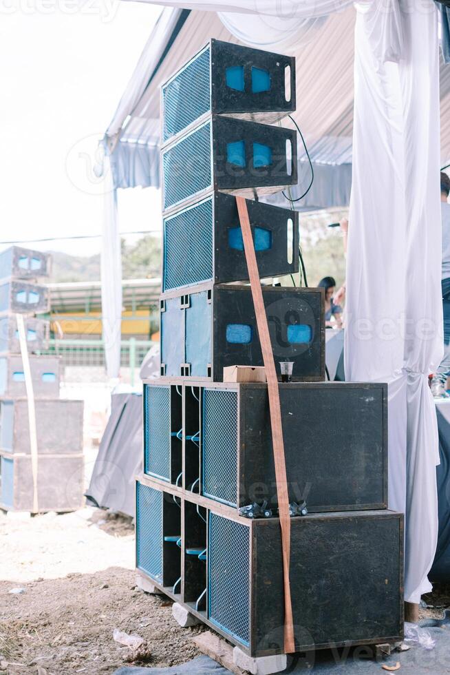 Large sound systems neatly arranged so nice tot photo
