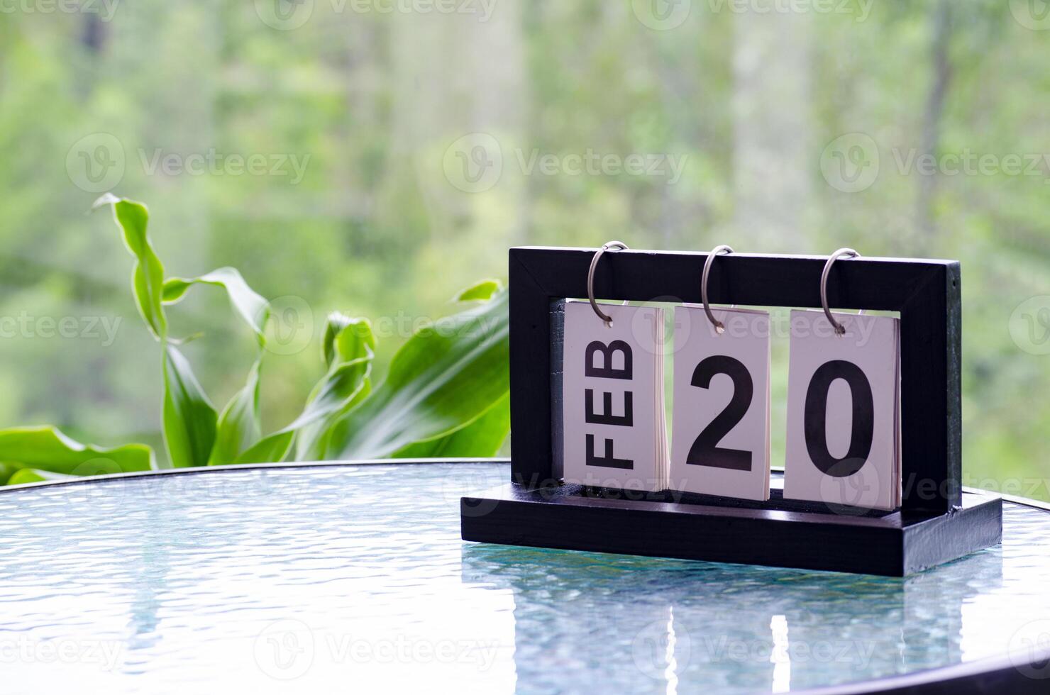 20th February table calendar with customizable space for text or ideas photo