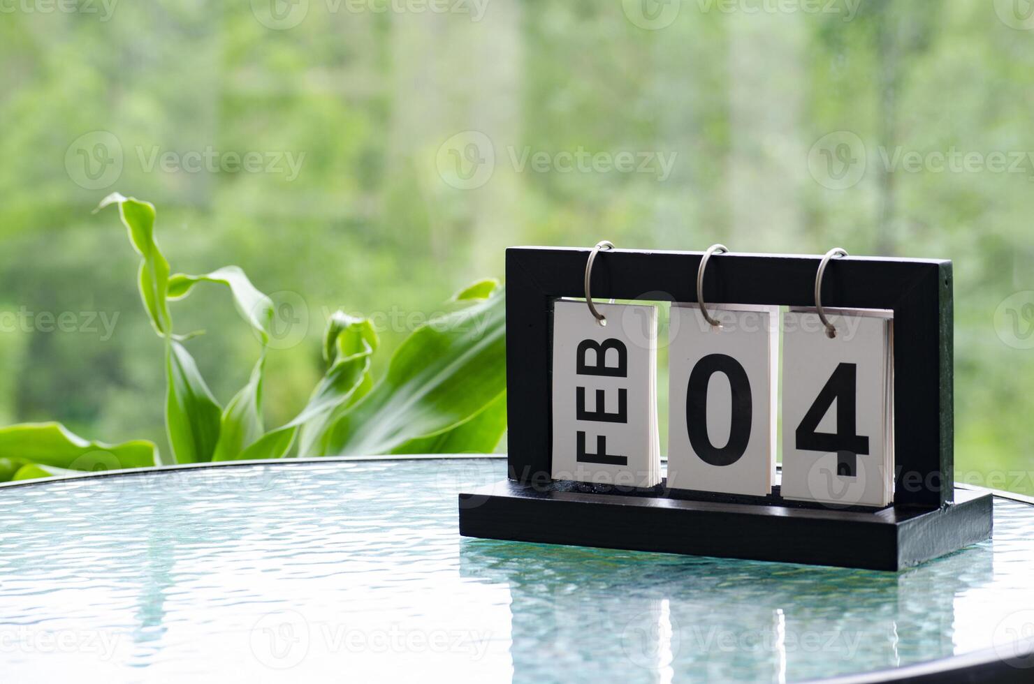 4th February table calendar with customizable space for text or ideas photo