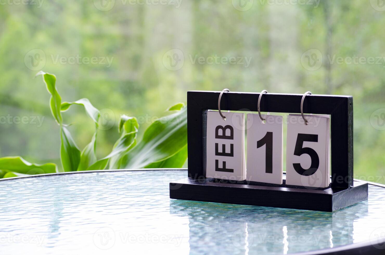 15th February table calendar with customizable space for text or ideas photo