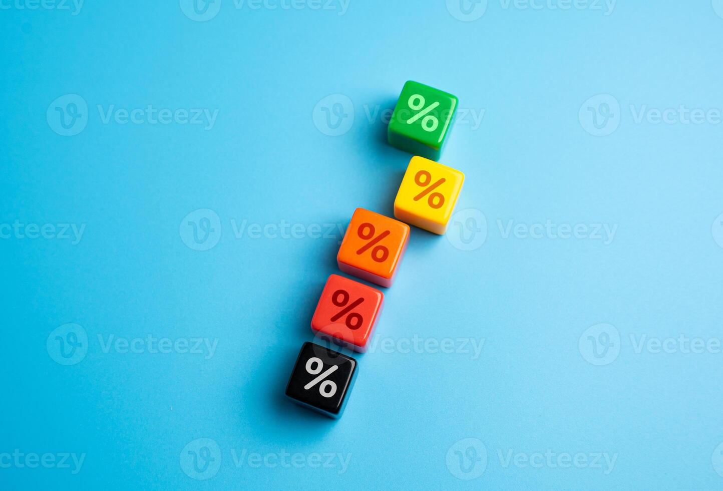 Acceptable percentage of return on deposit or return on investment. Balance between risk and reward. Acceptable return percentages. Maximize profitability and financial growth photo
