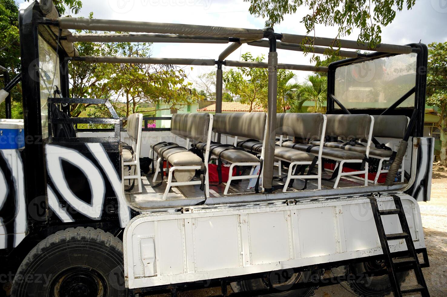 A safari trucks photo