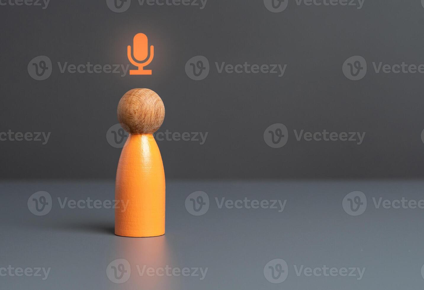 Be a speaker and express your thoughts to the public. Thoughts and opinions. Communication and announcements. Activity in social networks. Reviews and comments. photo