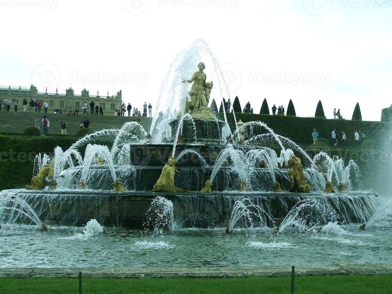 Very beautiful fountain photo