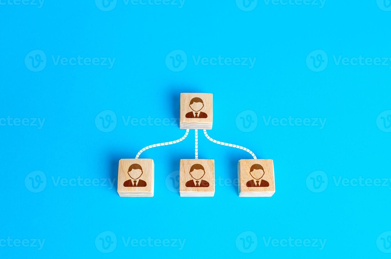 Leader and employee blocks are connected by arrow lines. Education and exchange of experience. Providing information. Personnel management. Delegation of work, distribution responsibilities. Influence photo
