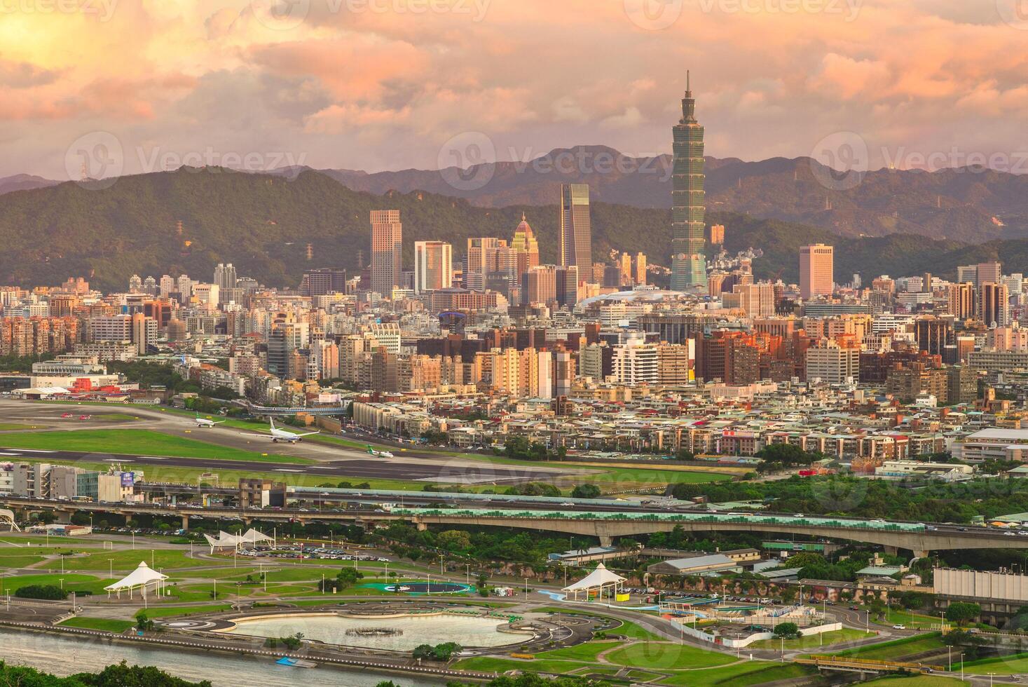 Taipei city, the capital of Taiwan, at dusk photo