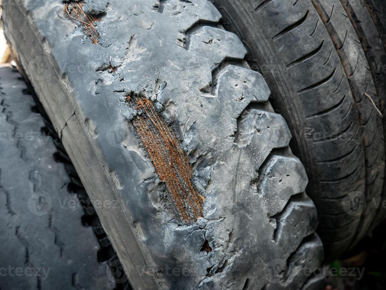 small wires on truck tires, one of the materials used in making tires photo