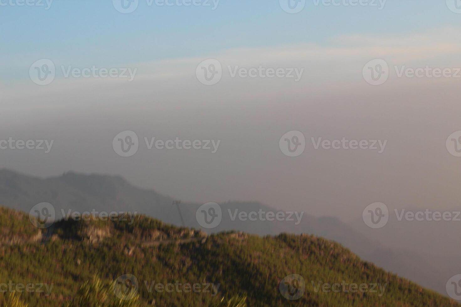 a green mountain range photo