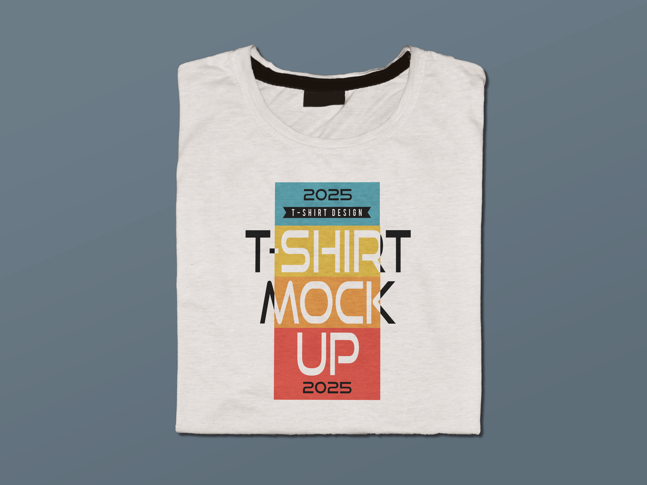 Folding T-shirt Mockup psd