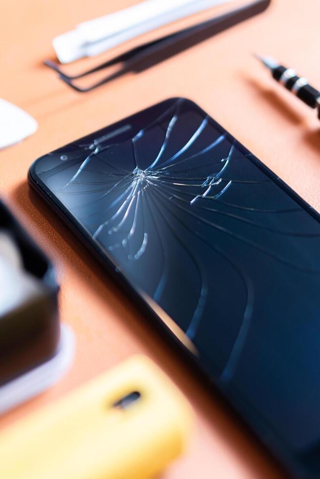 How to fix a broken screen on your phone photo