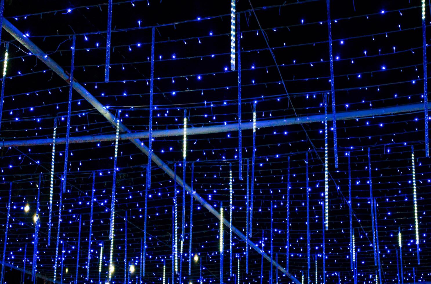 a large room with many lights and a ceiling photo