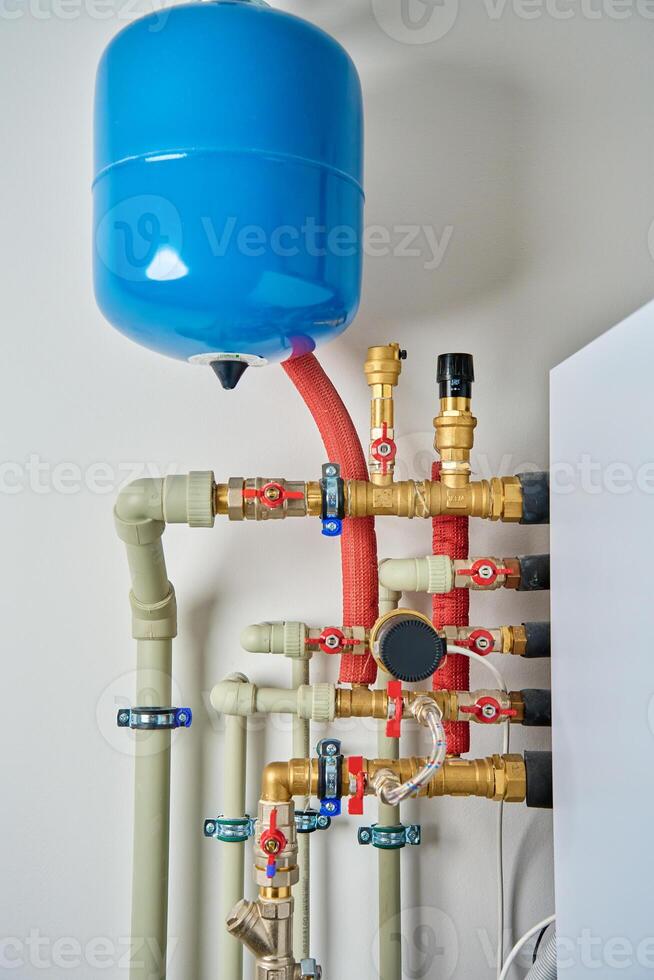 Closed heating system with expansion tank and valves photo
