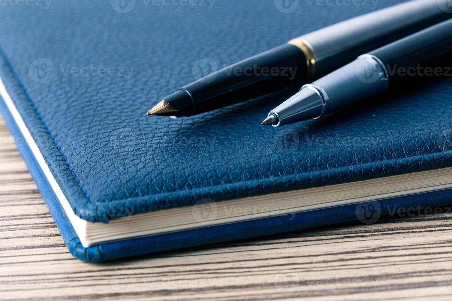 Pen and notebook photo