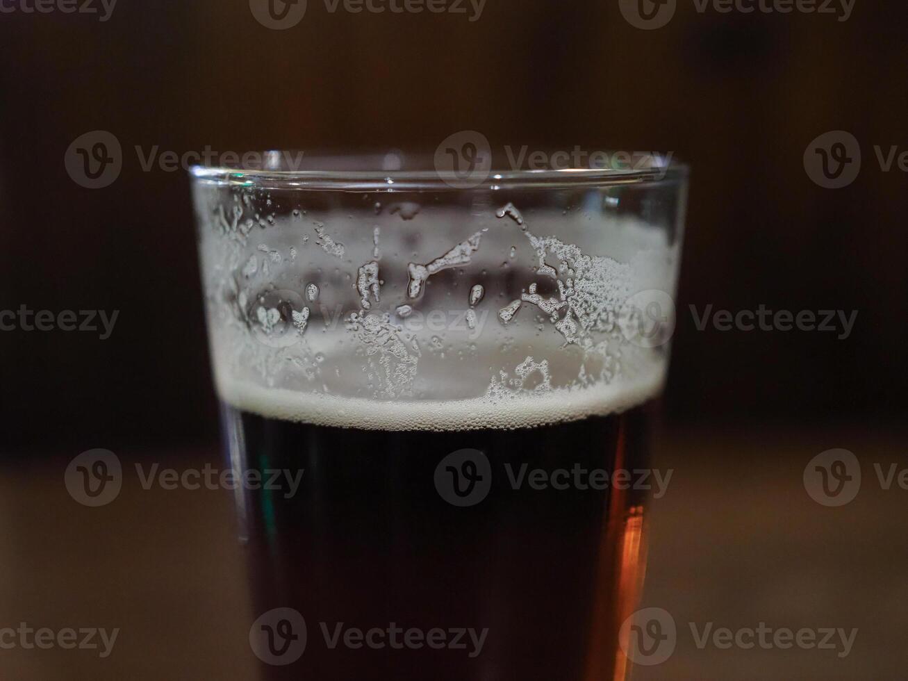 beer pint glass photo