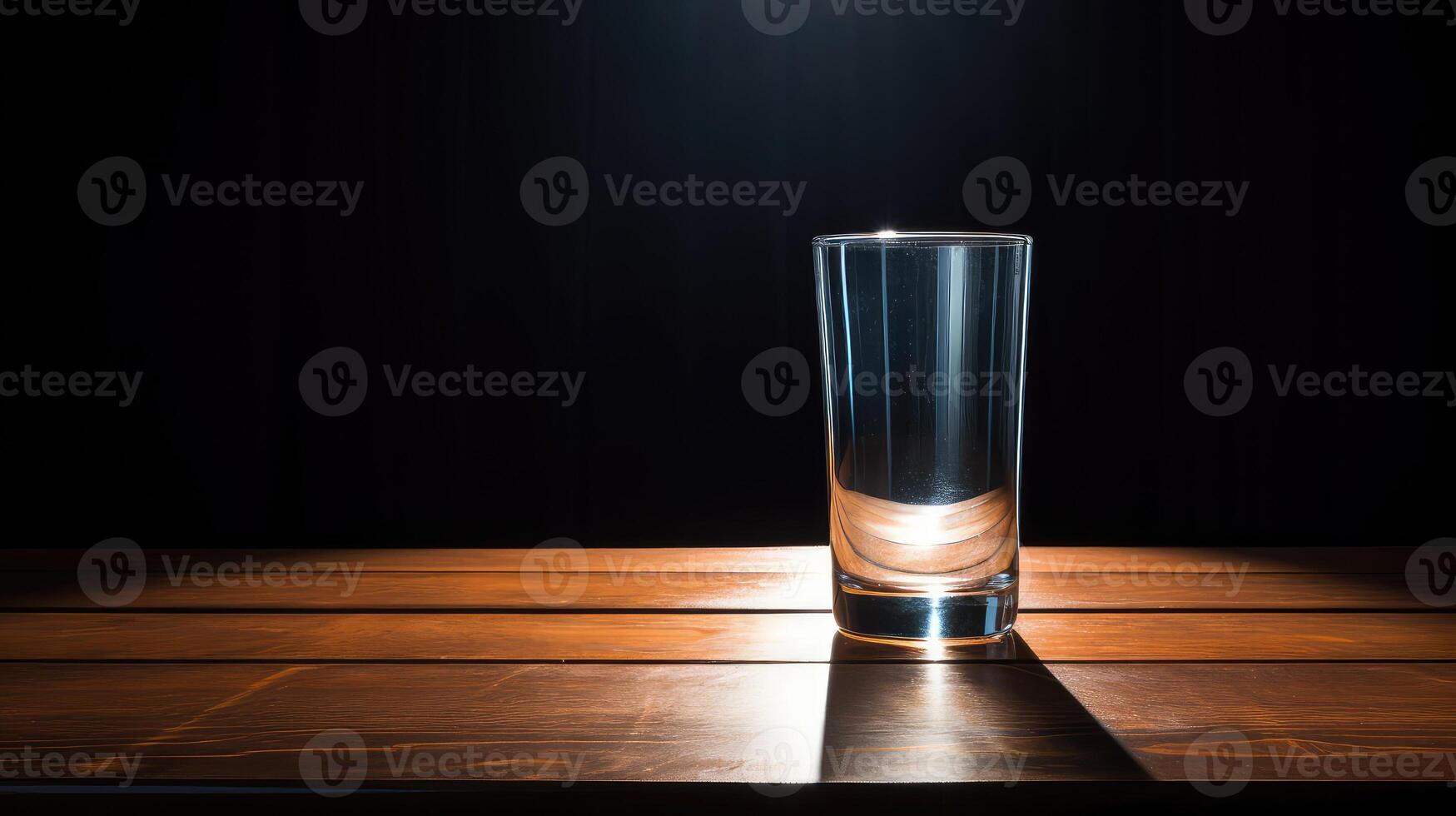light empty pint glass photo