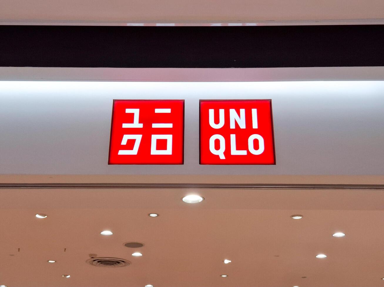 Nonthaburi, Thailand, February 14, 2025, The Uniqlo logo sign at The Mall Lifestore Ngamwongwan which is one the big store in Nonthaburi. photo