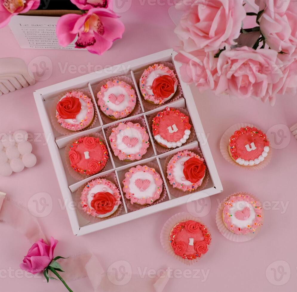 Pink Series of Valentines Days Hampers Box photo
