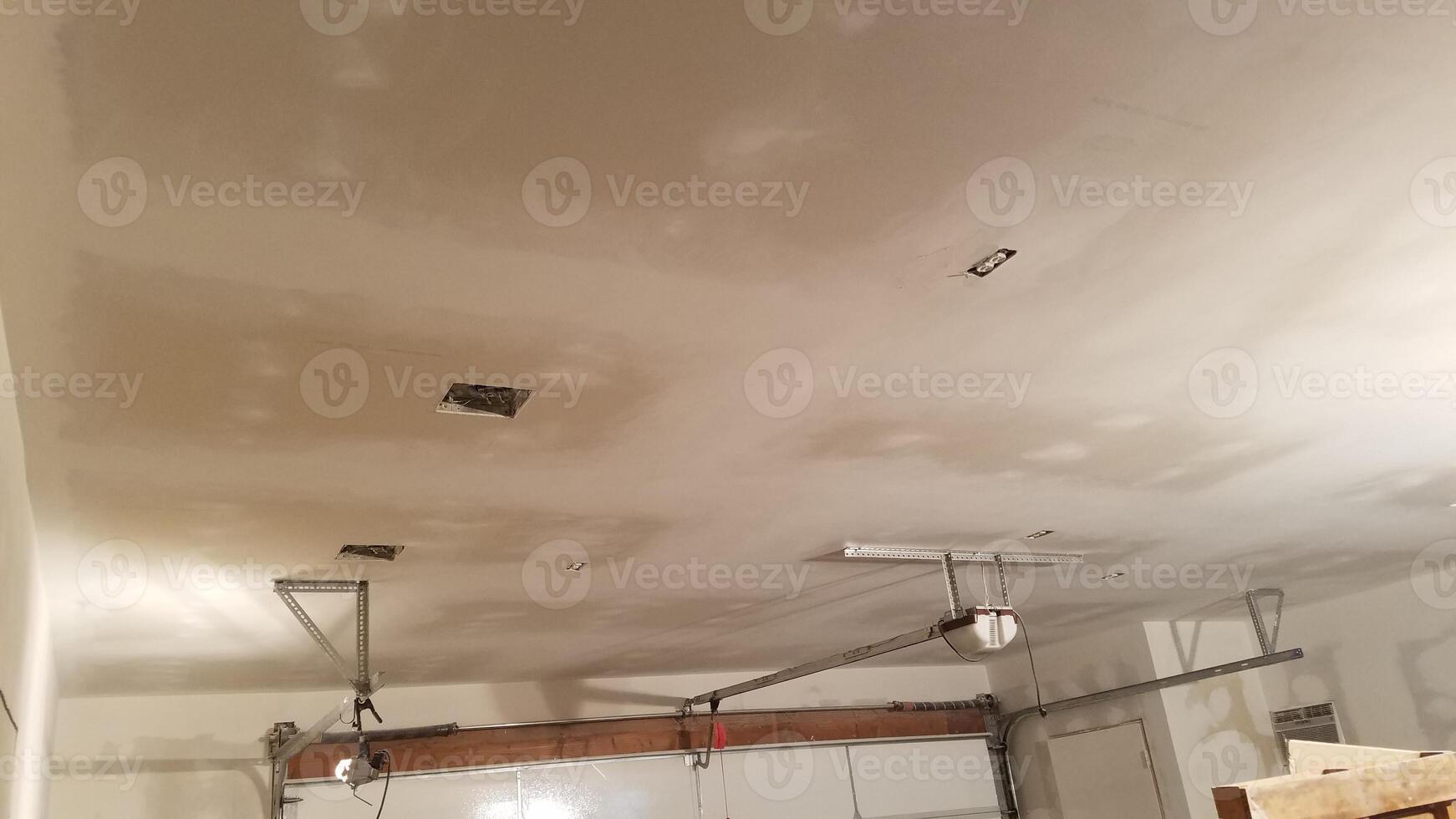 Installing Drywall on the Ceiling and Walls of a Garage, Finishing the Interior photo