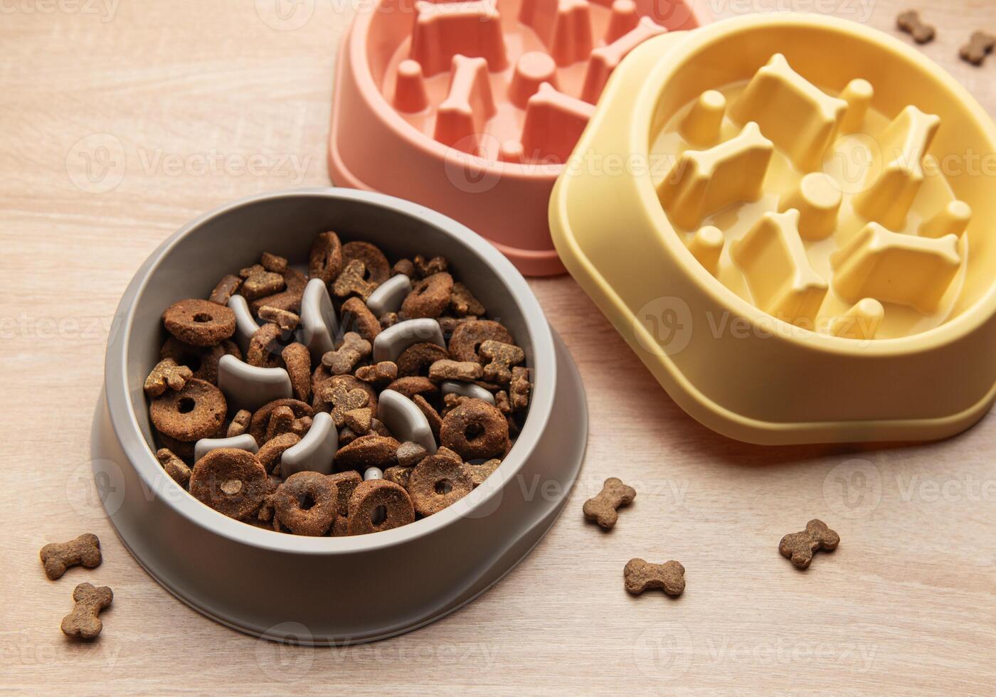 Dog bowls preventing gulping and improving digestion photo