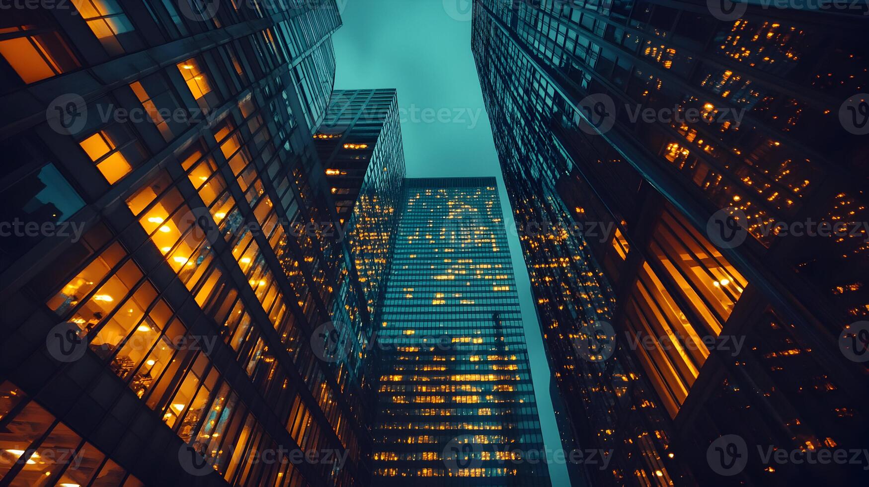 dramático bajo ángulo ver de iluminado rascacielos en urbano ciudad a crepúsculo hora foto