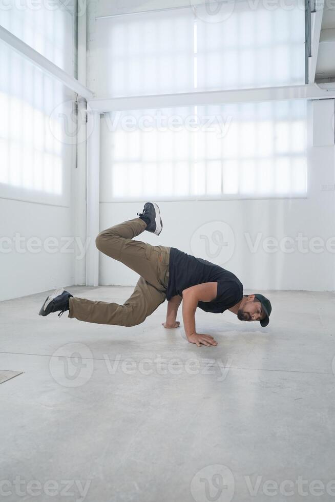 Experience an exhilarating Dynamic Breakdancing Performance in a spacious Studio Space photo