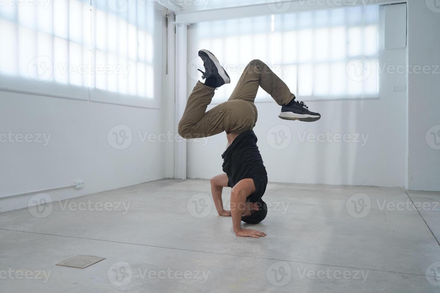 Experience an exhilarating Dynamic Breakdancing Performance in a spacious Studio Space photo