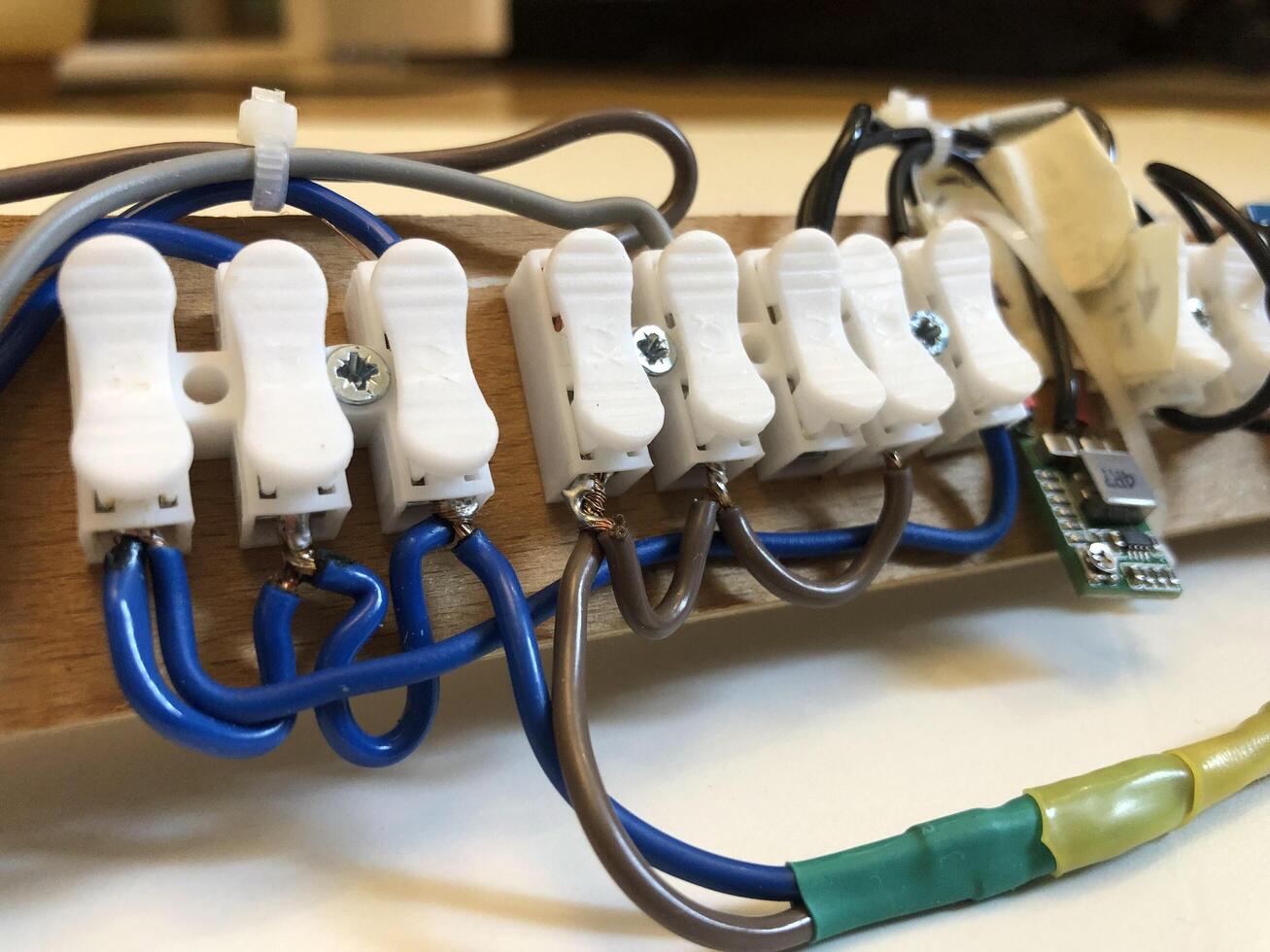 mounting terminal block photo