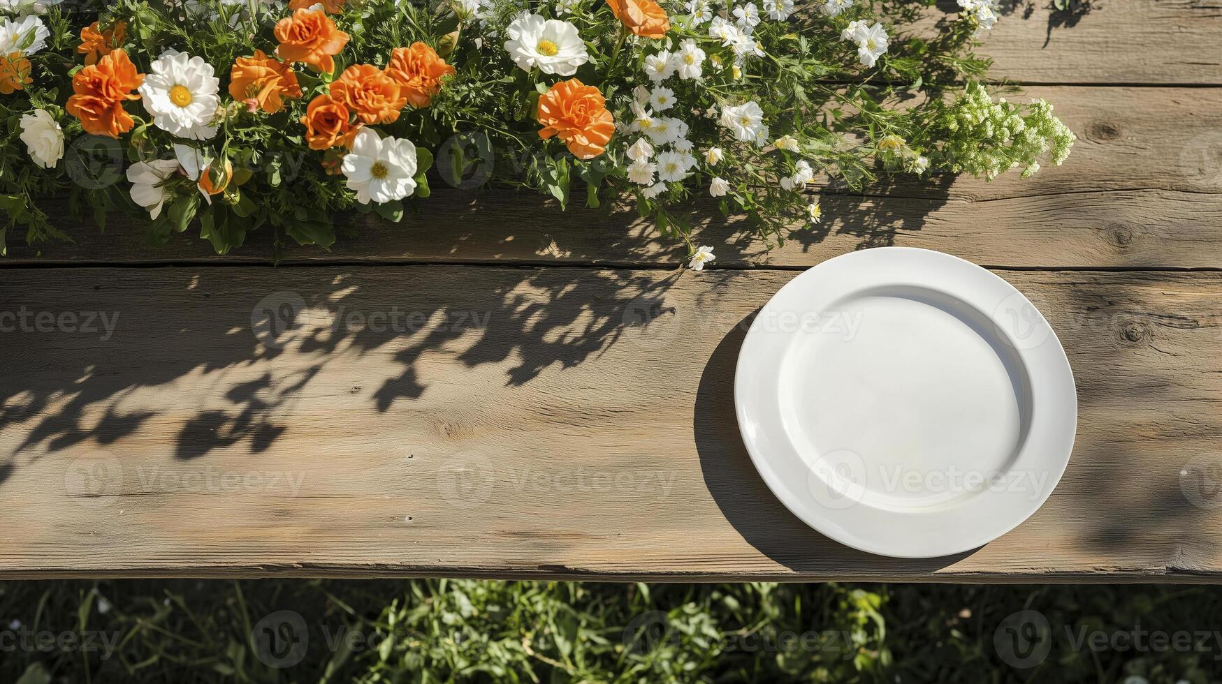 de madera mesa conjunto para al aire libre boda, presentando blanco plato y vibrante flores escena evoca cálido, atractivo atmósfera foto