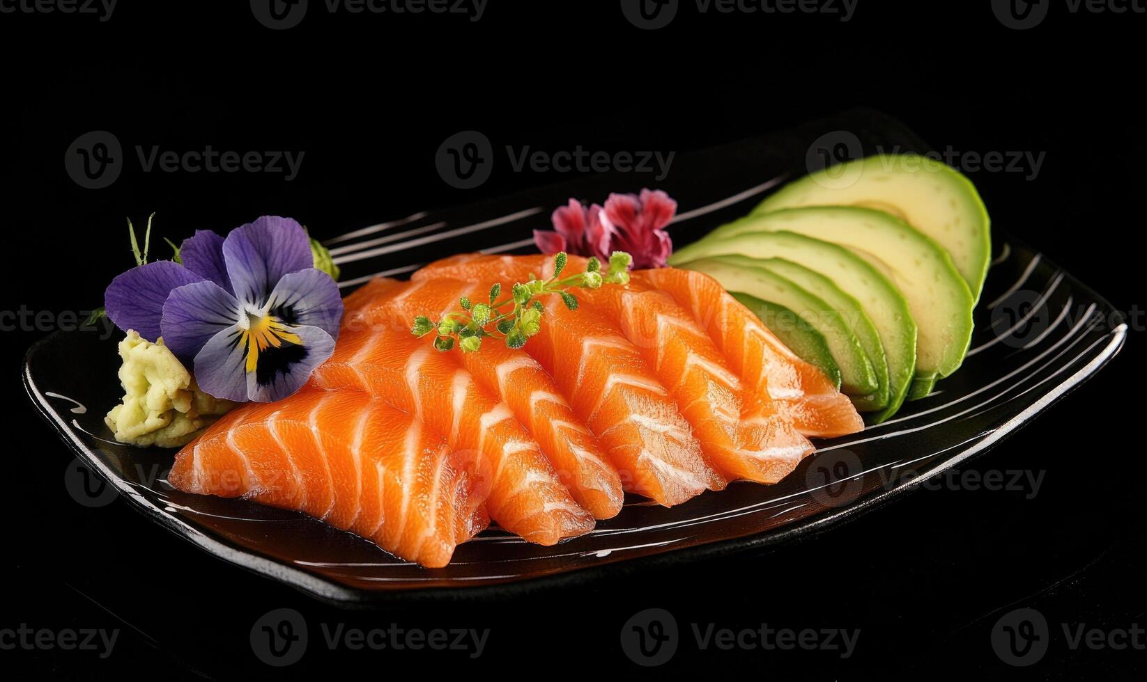 salmón con aguacate y flores en negro antecedentes foto
