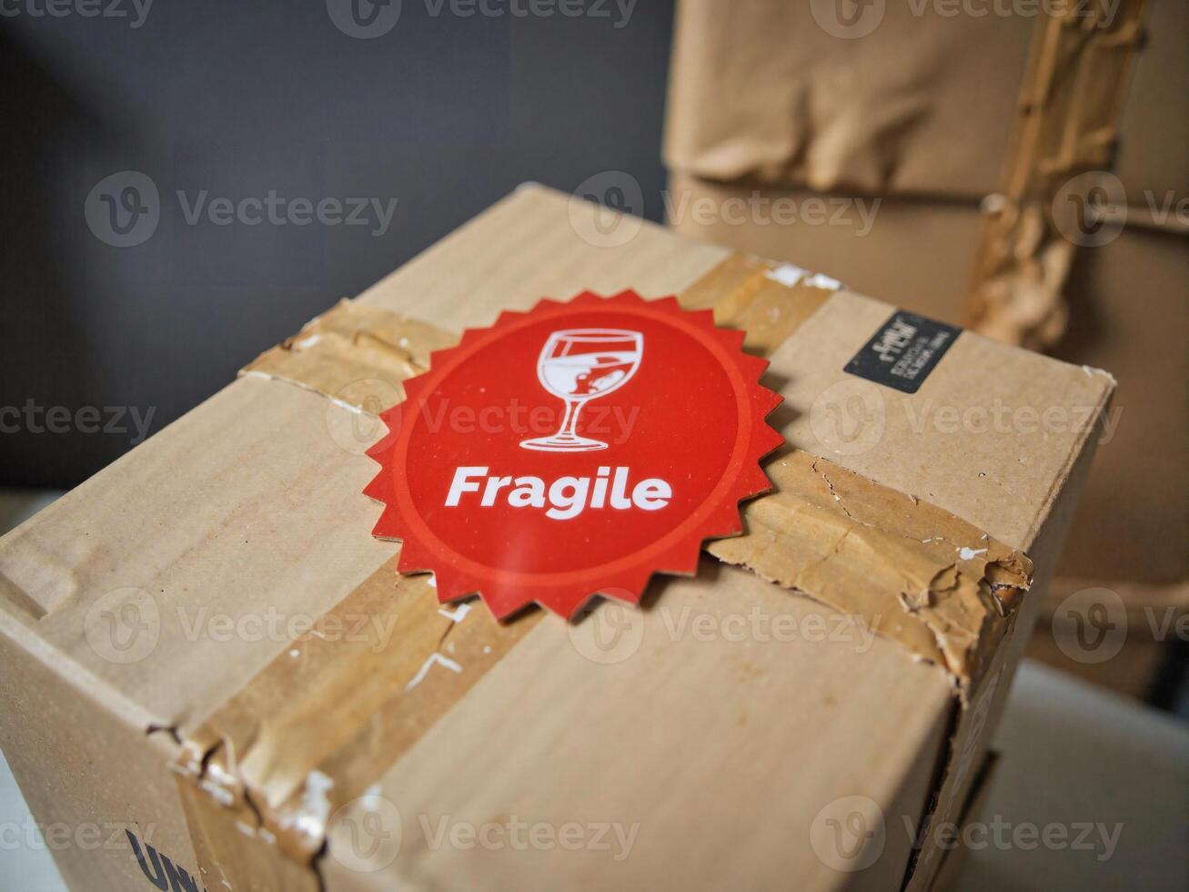 How to ship fragile items photo