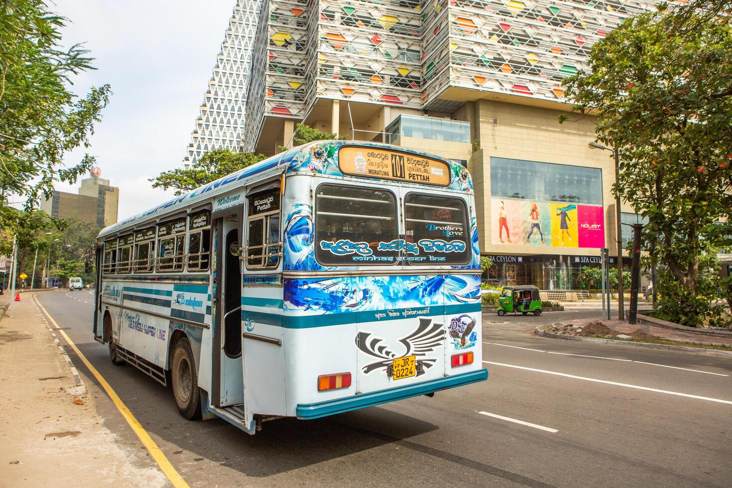 Colombo, Sri Lanka, 16 january 2025, traditional bus in Photo with a beautiful landscape of the city of Colombo, the capital of the island of Sri Lanka ,
