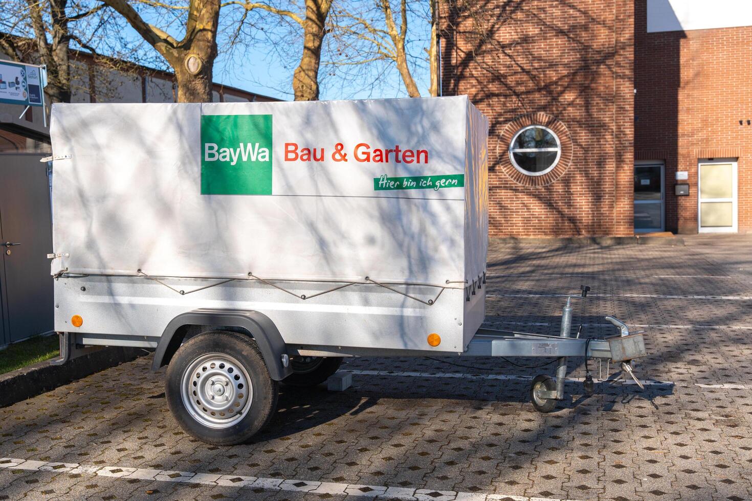 small covered trailer from baywa, bad Hersfeld, Germany, 03.02.3025 photo