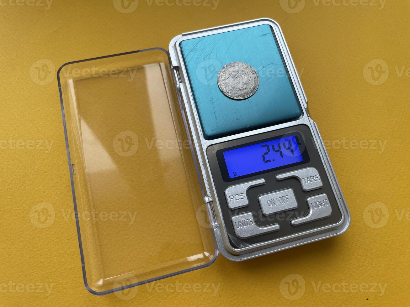 Precision digital jewelry scales for coin weighings photo