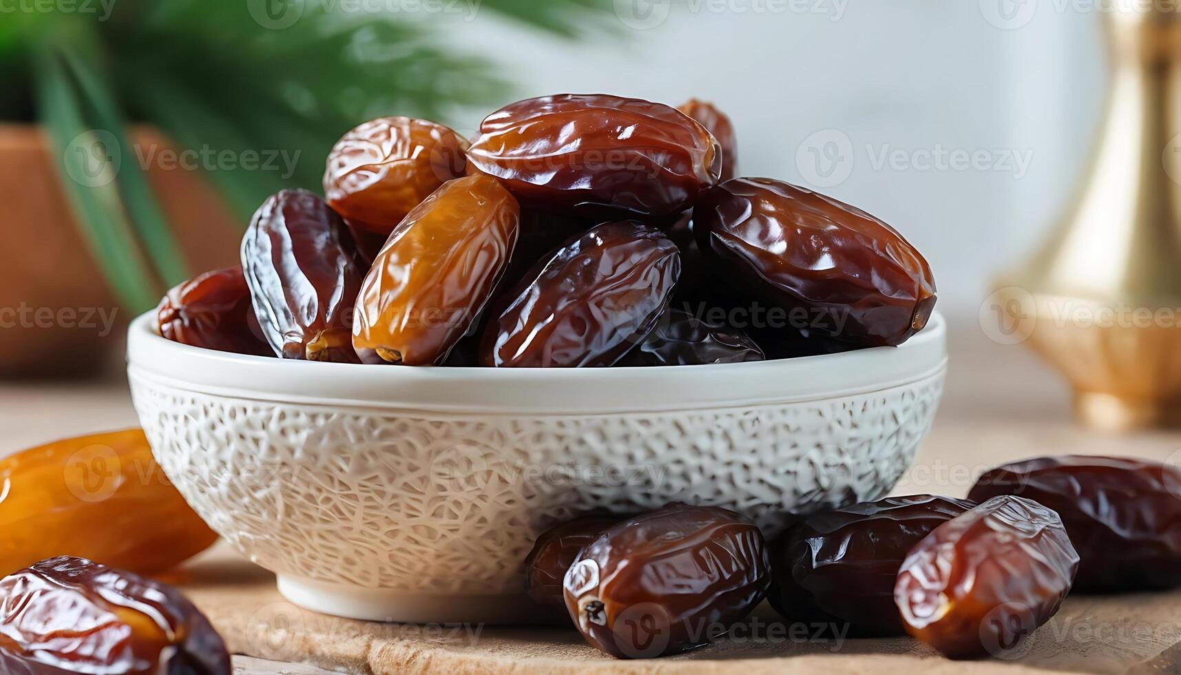 How to eat dates photo