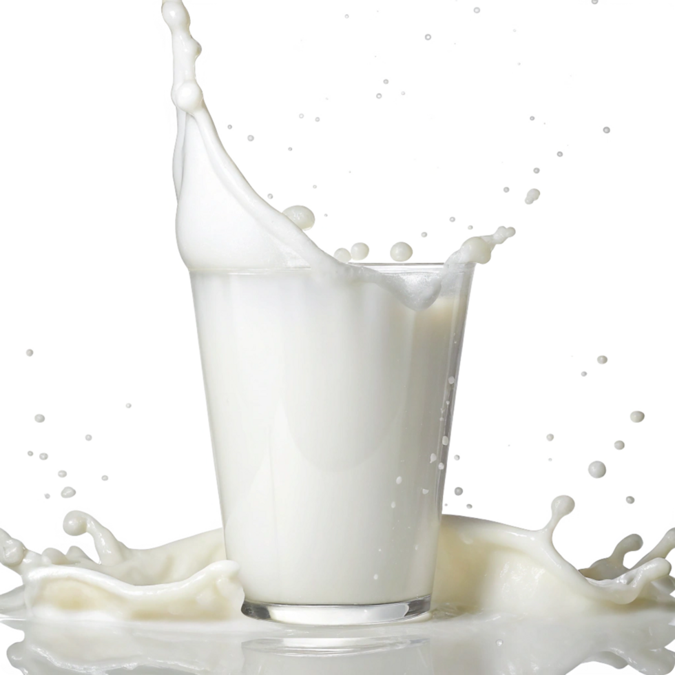 Dynamic Splash of Milk in a Glass A Refreshing Dairy Delight png