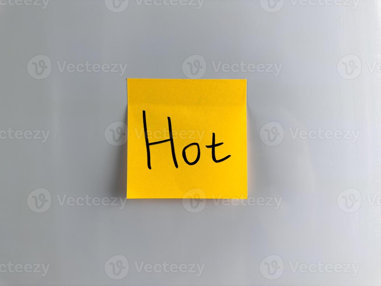 Self adhesive sticky note indicating Hot photo