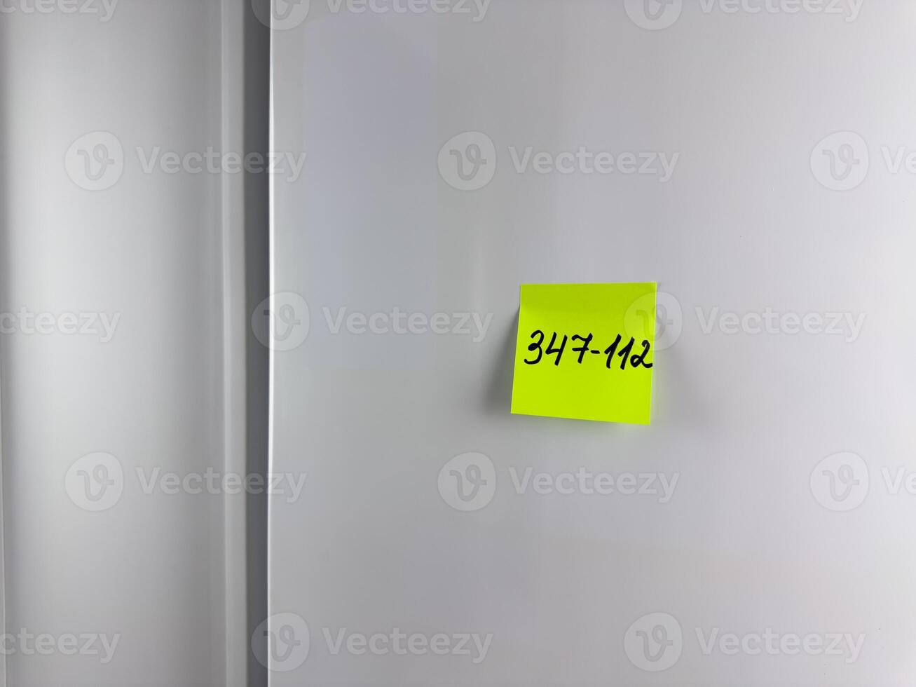 Reminder on refrigerator for people with poor memory photo