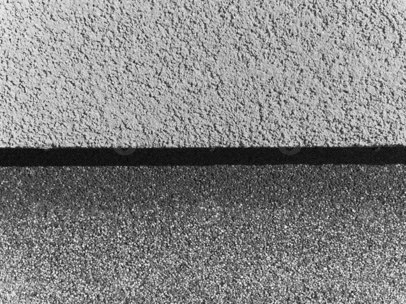A wall with a black line on it photo