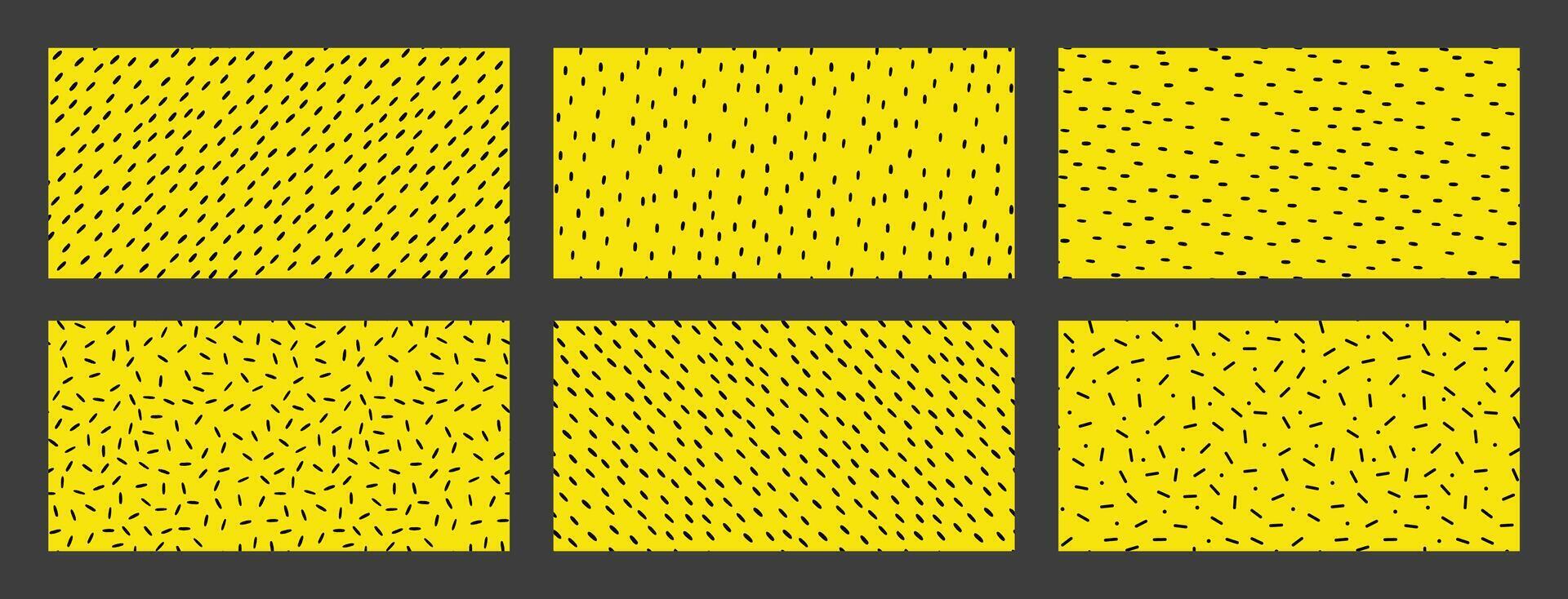 conjunto de sin costura modelo con pequeño guiones varios puntos y garabatear líneas. repetido negro lugares en amarillo antecedentes. sencillo ilustración vector