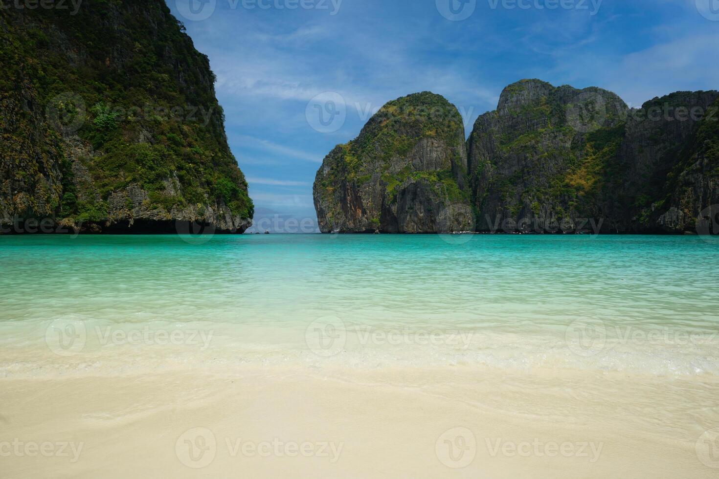 Beautiful and stunning view of Maya Bay photo
