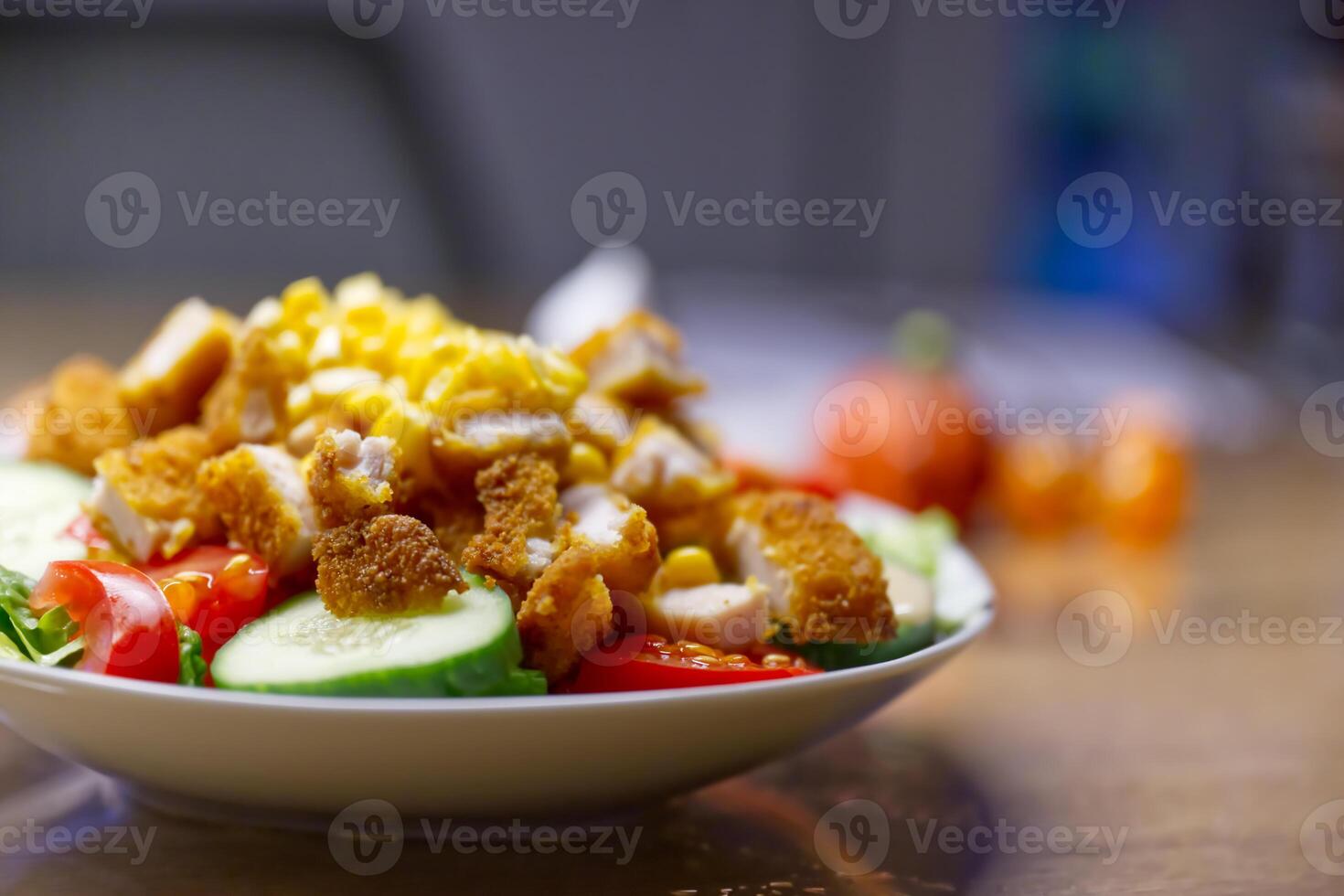Crispy Chicken Salad with Fresh Vegetables photo